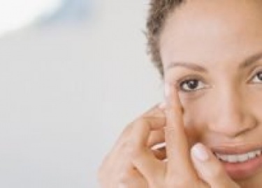 Контактные линзы - популярный способ коррекции зрения и изменения внешности.&nbsp;Если вы не будете аккуратно обращаться с изделиями для коррекции ...