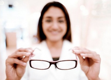 Сравнительный анализ, преимущества и недостатки существующих методов коррекции дальнозоркости – очки, контактные линз...